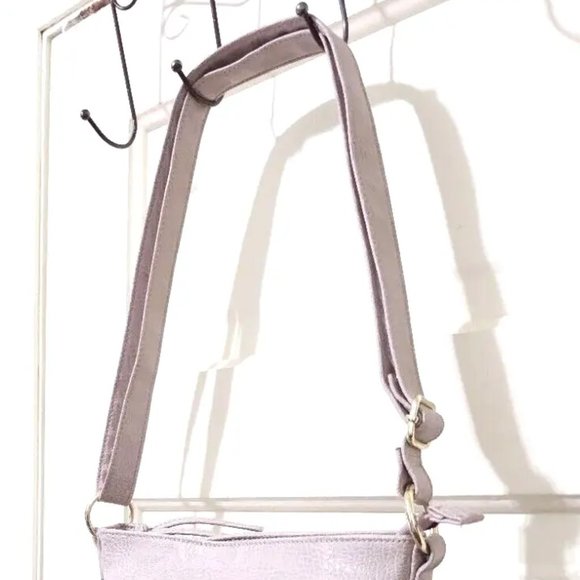 NEW BLUSH Gold Medium FAUX Leather Crossbody Shoulder Bag Purse Top Zip Pockets - Picture 6 of 13